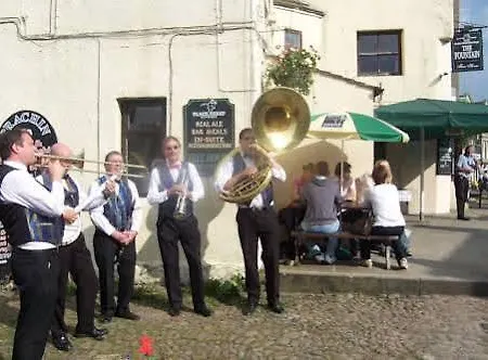 The Fountain Hawes